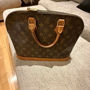 Louis Vuitton Alma